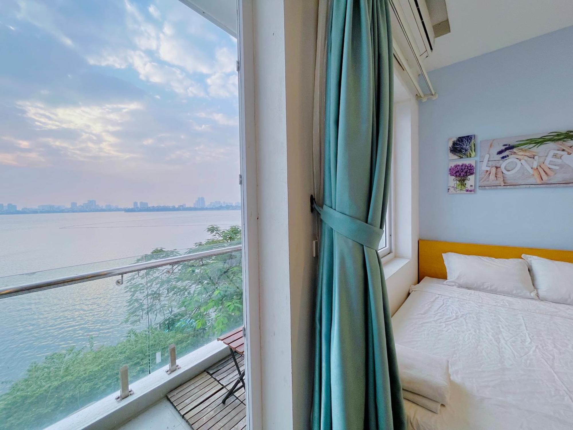 2 - View Apartment *